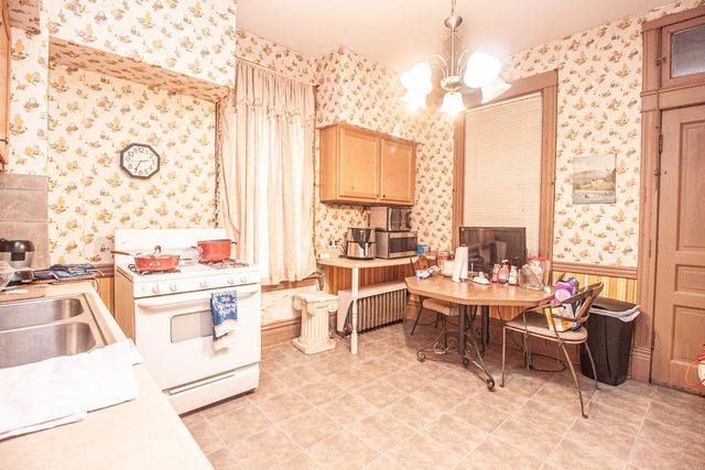 2545 N Monticello Avenue, Chicago, IL 60647