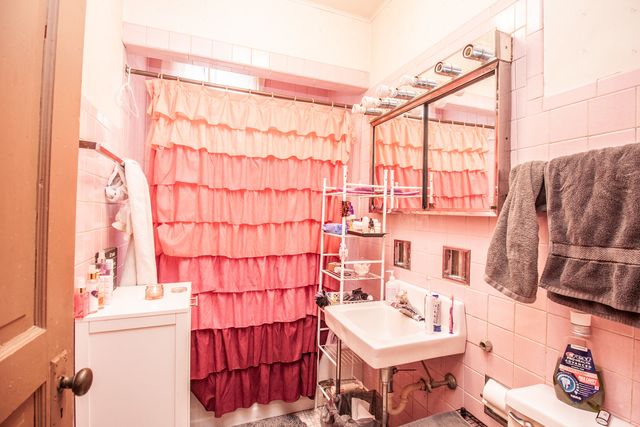 2545 N Monticello Avenue, Chicago, IL 60647