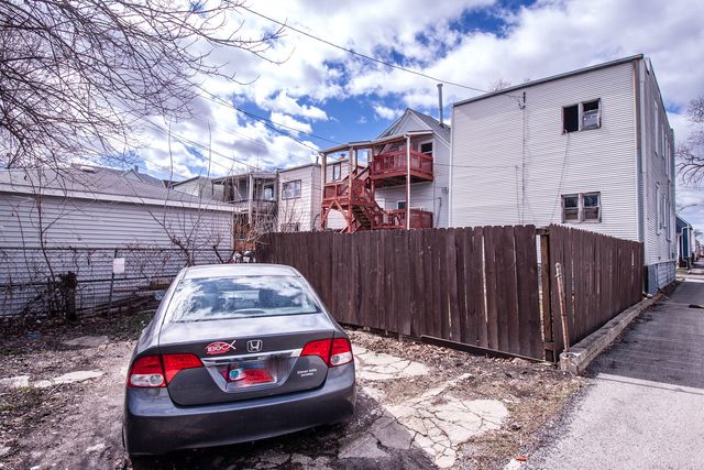 2545 N Monticello Avenue, Chicago, IL 60647