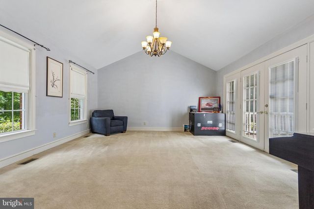 1 A ROLLING RD, Stafford, VA 22556