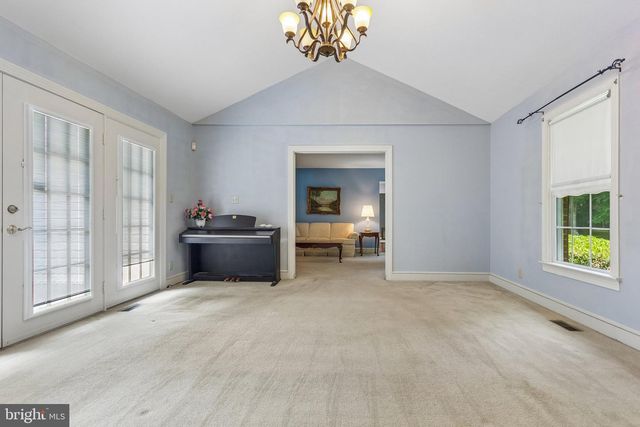 1 A ROLLING RD, Stafford, VA 22556