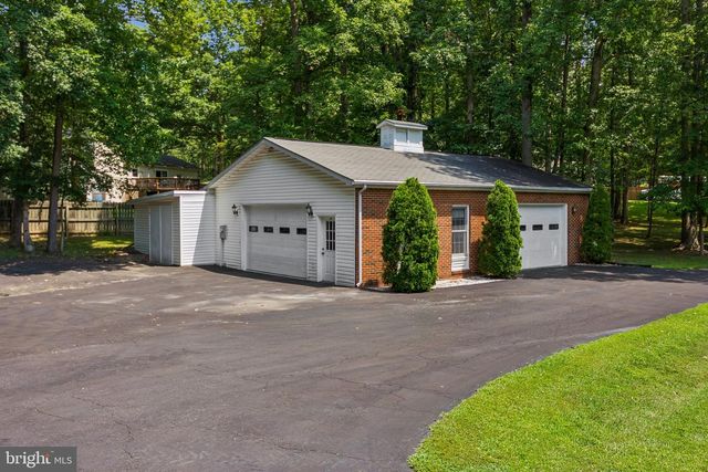 1 A ROLLING RD, Stafford, VA 22556