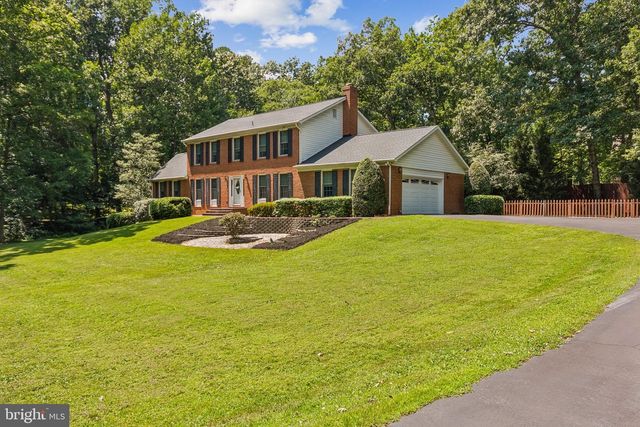 1 A ROLLING RD, Stafford, VA 22556