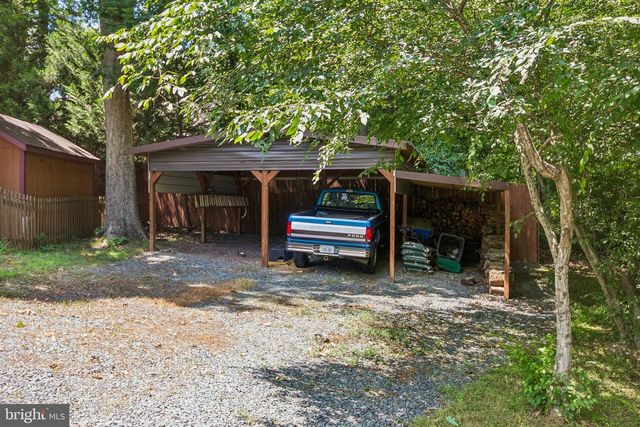 1 A ROLLING RD, Stafford, VA 22556