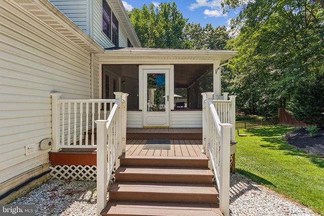1 A ROLLING RD, Stafford, VA 22556