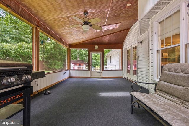 1 A ROLLING RD, Stafford, VA 22556