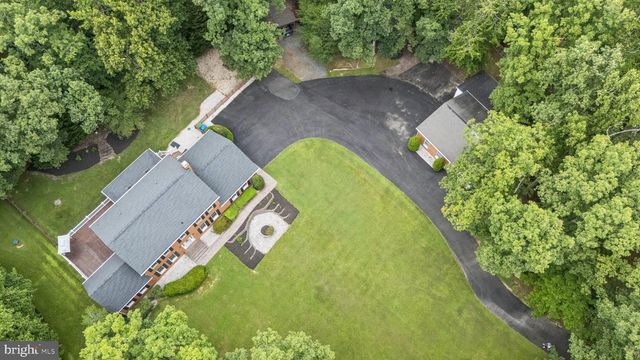 1 A ROLLING RD, Stafford, VA 22556
