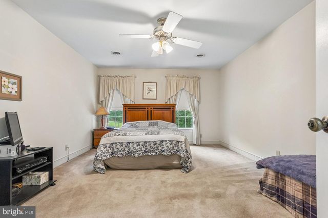 1 A ROLLING RD, Stafford, VA 22556