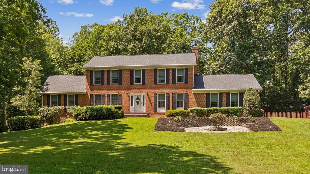 1 A ROLLING RD, Stafford, VA 22556