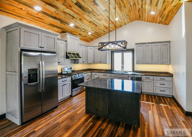 111 S 10th Street, Salmon, ID 83467