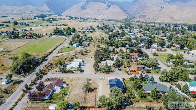 111 S 10th Street, Salmon, ID 83467
