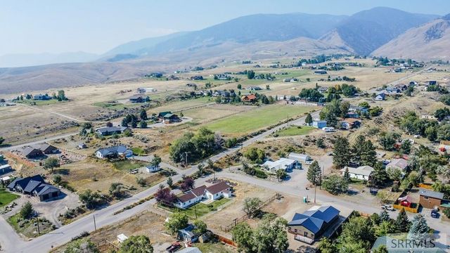 111 S 10th Street, Salmon, ID 83467