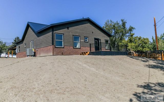 111 S 10th Street, Salmon, ID 83467