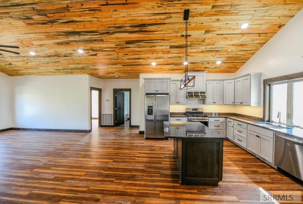 Image 19 of property listing at 111 S 10th Street, Salmon, ID 83467