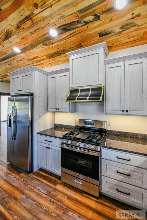 Image 21 of property listing at 111 S 10th Street, Salmon, ID 83467