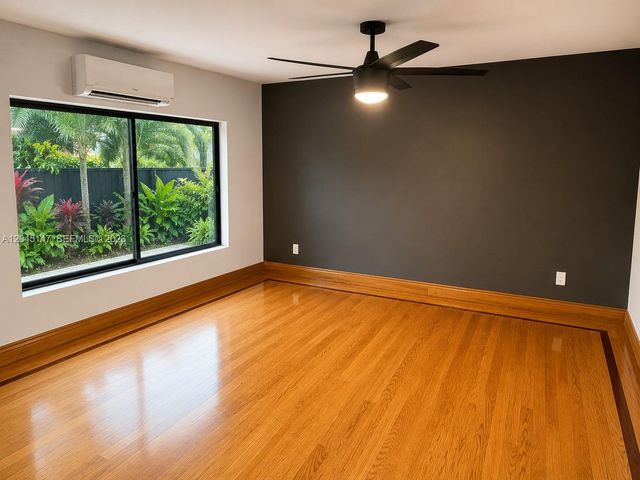325 NE 126th St 0, North Miami, FL 33161
