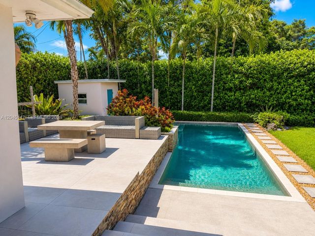 325 NE 126th St 0, North Miami, FL 33161