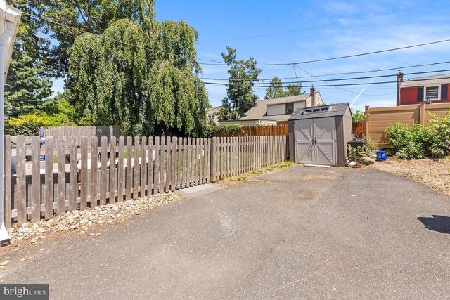 143 TRENT RD, Wynnewood, PA 19096