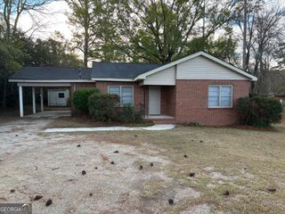 124 Garrett Way NW, Milledgeville, GA 31061