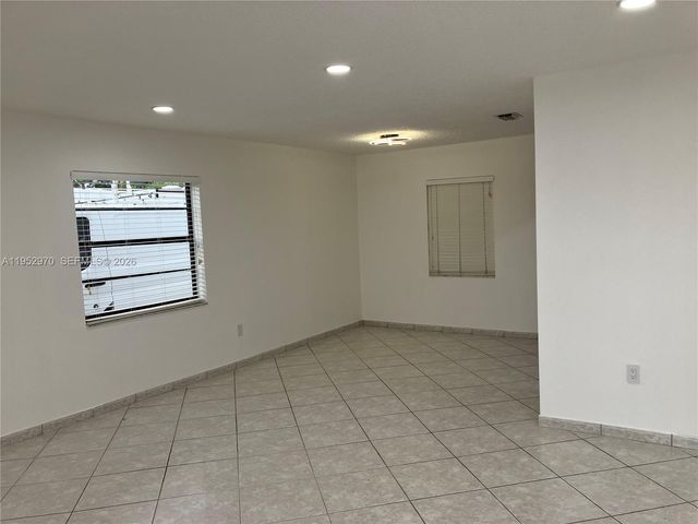 15621 SW 302nd St, Homestead, FL 33033