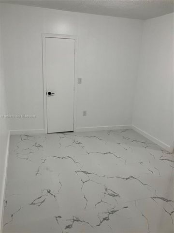 15621 SW 302nd St, Homestead, FL 33033