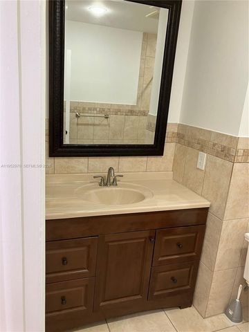 15621 SW 302nd St, Homestead, FL 33033