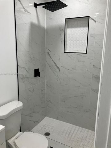 15621 SW 302nd St, Homestead, FL 33033