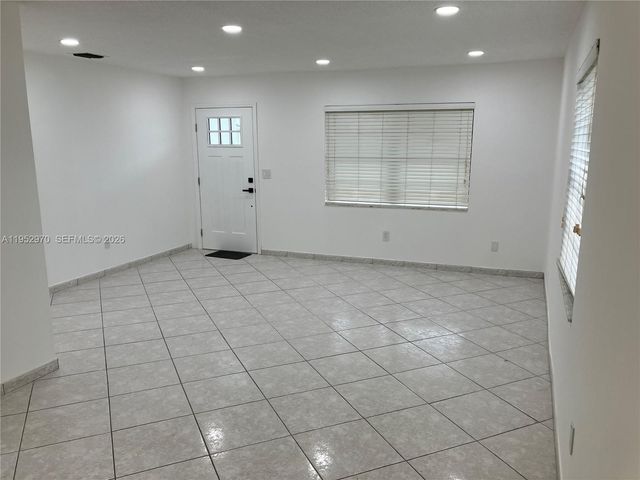 15621 SW 302nd St, Homestead, FL 33033