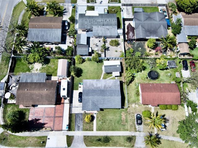 15621 SW 302nd St, Homestead, FL 33033
