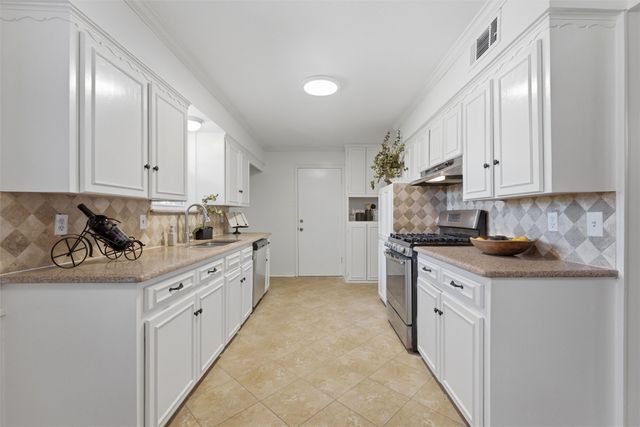 8415 Sweetwater Drive, Dallas, TX 75228