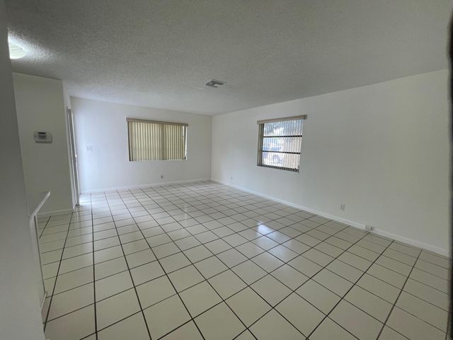 7624 SW 10th Street, North Lauderdale, FL 33068
