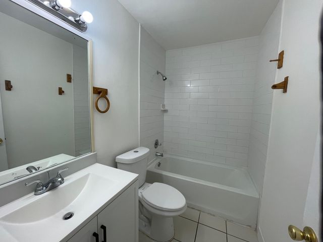 7624 SW 10th Street, North Lauderdale, FL 33068