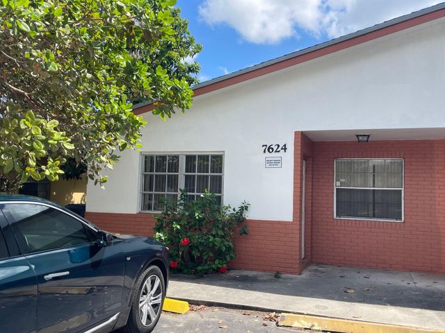 7624 SW 10th Street, North Lauderdale, FL 33068