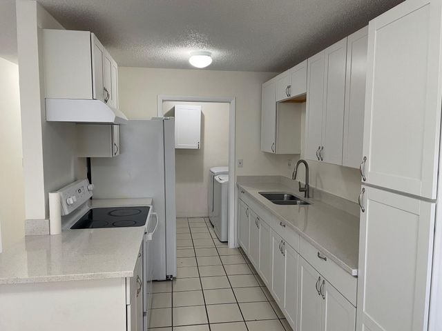 7624 SW 10th Street, North Lauderdale, FL 33068