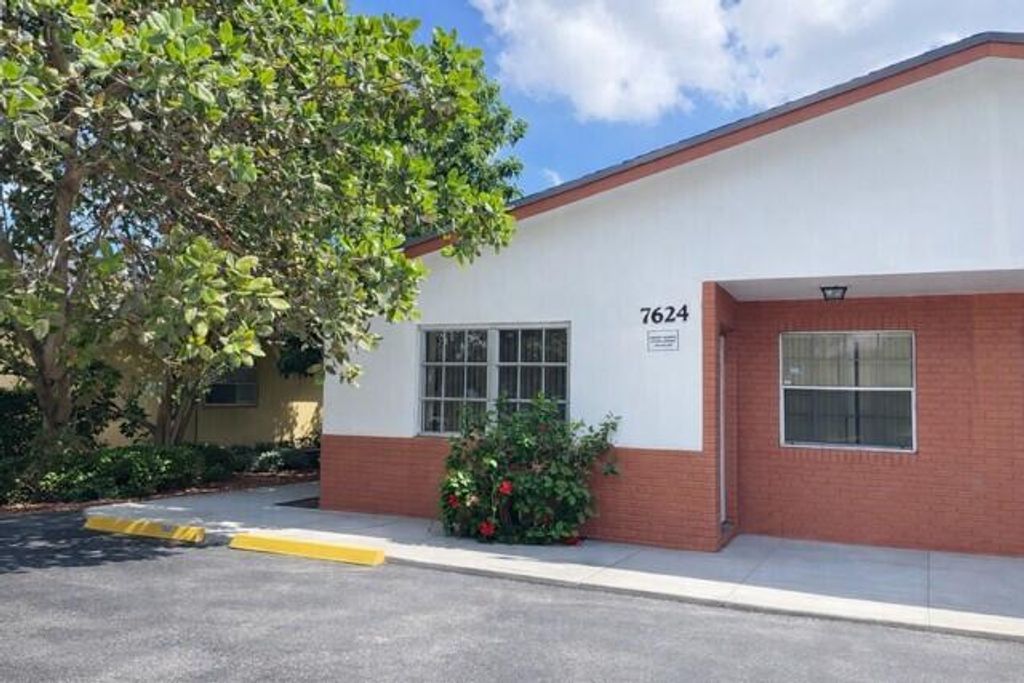 7624 SW 10th Street, North Lauderdale, FL 33068