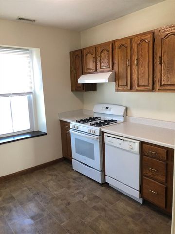 325 Mammoth Rd 2, Lowell, MA 01854