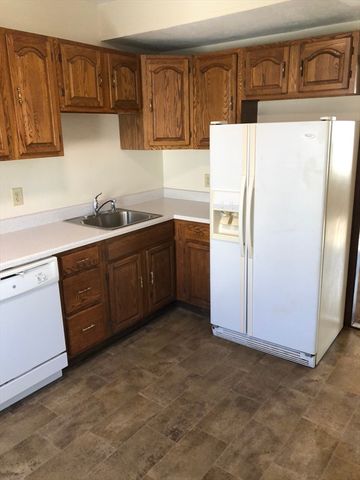 325 Mammoth Rd 2, Lowell, MA 01854