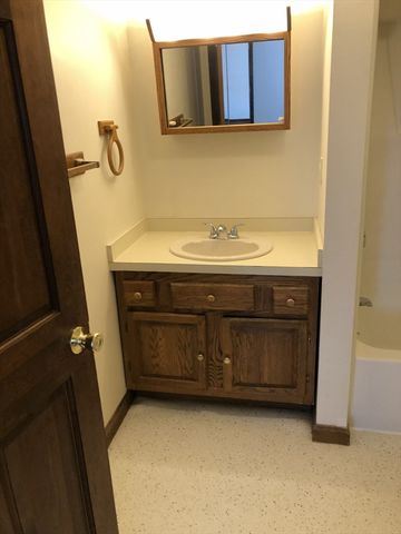 325 Mammoth Rd 2, Lowell, MA 01854