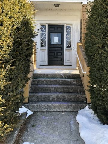 325 Mammoth Rd 2, Lowell, MA 01854