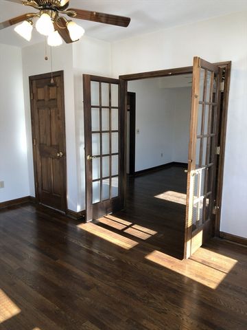 325 Mammoth Rd 2, Lowell, MA 01854