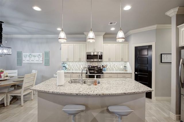 16709 Monroe Drive, Edmond, OK 73012