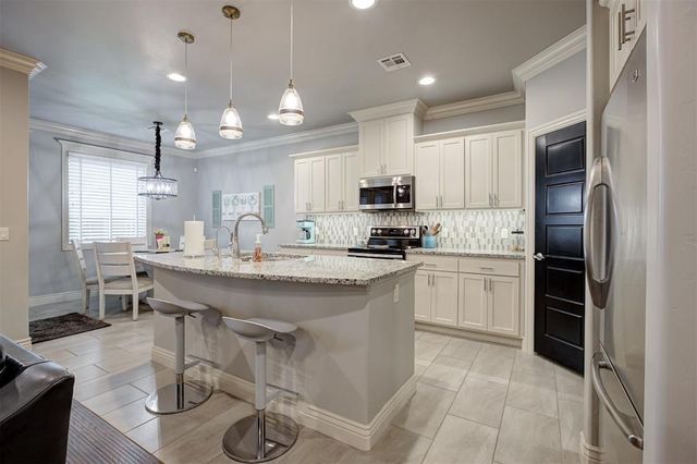 16709 Monroe Drive, Edmond, OK 73012