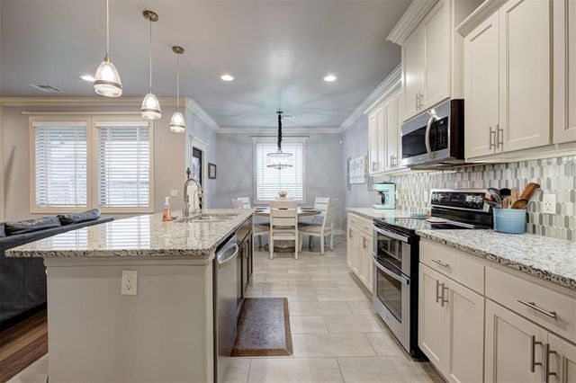 16709 Monroe Drive, Edmond, OK 73012