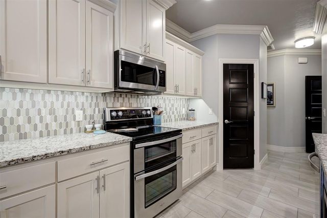 16709 Monroe Drive, Edmond, OK 73012
