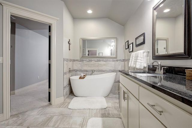 16709 Monroe Drive, Edmond, OK 73012