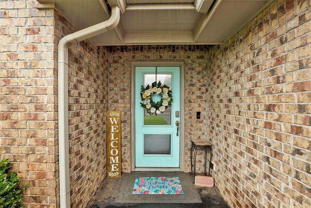 16709 Monroe Drive, Edmond, OK 73012