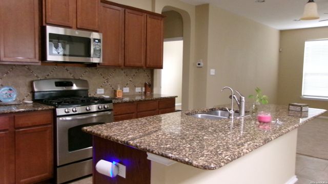 8827 Emerald Sky Dr, San Antonio, TX 78254