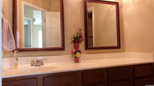 8827 Emerald Sky Dr, San Antonio, TX 78254