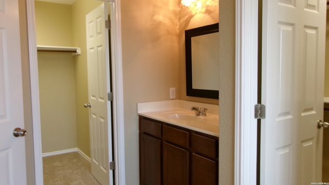 8827 Emerald Sky Dr, San Antonio, TX 78254