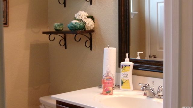 8827 Emerald Sky Dr, San Antonio, TX 78254